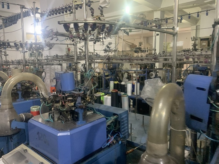 Bên trong xưởng sản xuất. Bên trong xưởng sản xuất.