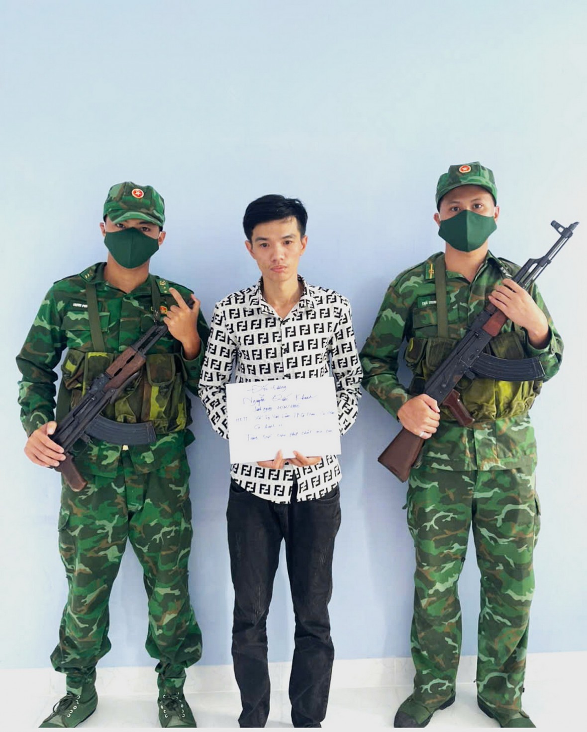 Cà Mau: Đồn Biên phòng Khánh Tiến liên tiếp bắt giữ đối tượng tàng trữ trái phép chất ma túy Cà Mau: Đồn Biên phòng Khánh Tiến liên tiếp bắt giữ đối tượng tàng trữ trái phép chất ma túy