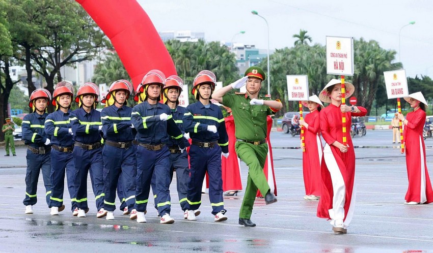 Cảnh sát vượt tường, dập lửa cứu người trong Hội thi thể thao nghiệp vụ PCCC&CNCH toàn quốc