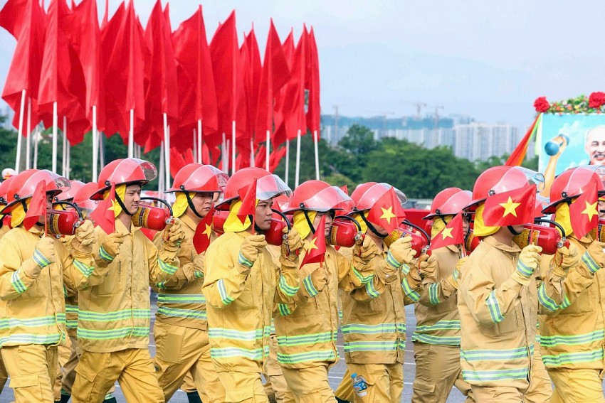 Cảnh sát vượt tường, dập lửa cứu người trong Hội thi thể thao nghiệp vụ PCCC&CNCH toàn quốc