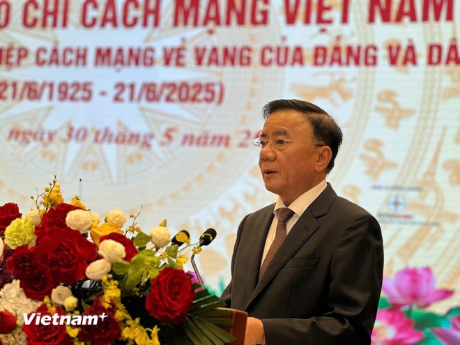 Ủy viên Bộ Chính trị, Thường trực Ban Bí thư Trung ương Đảng, ông Trần Cẩm Tú phát biểu chỉ đạo tại hội thảo chiều nay, ngày 30/5. (Ảnh: Mai Mai/Vietnam+)