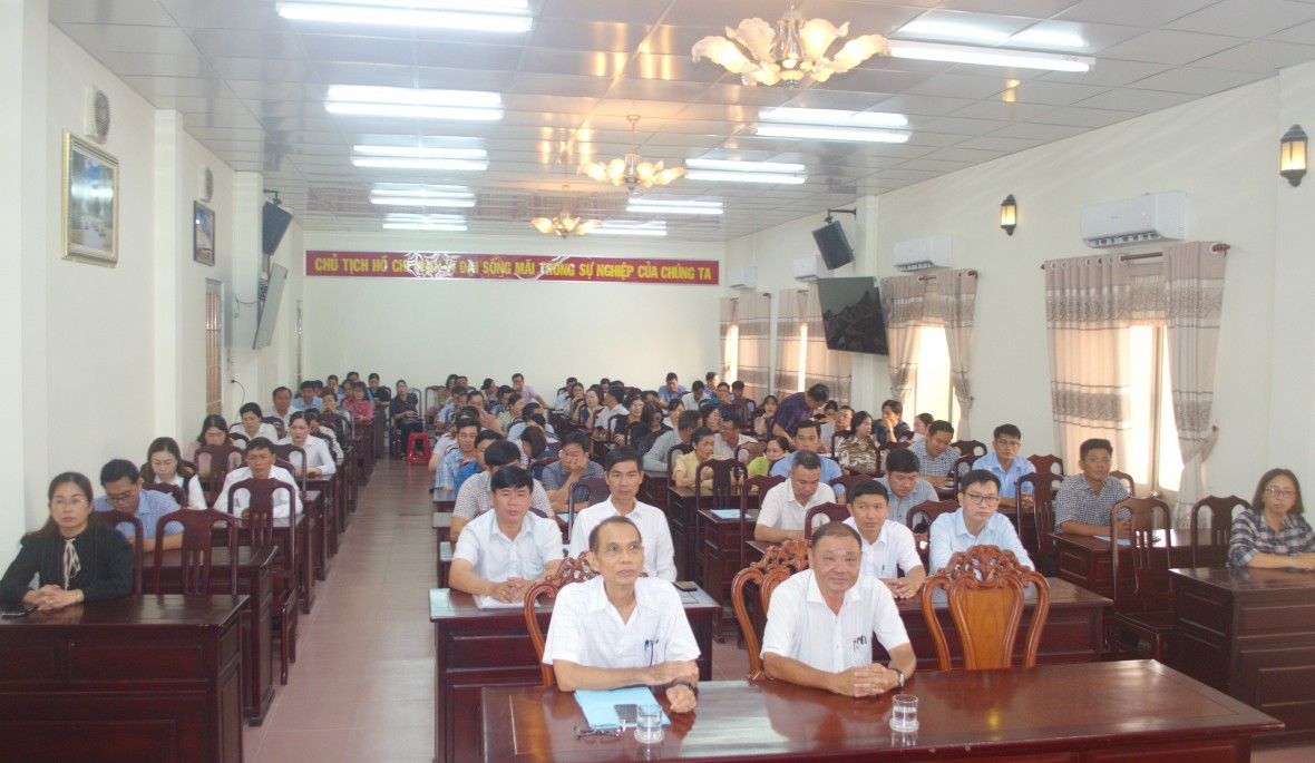 Hoàn thành khoá bồi dưỡng nâng cao năng lực cho đội ngũ công chức Tư pháp khi tổ chức chính quyền địa phương hai cấp ở Bạc Liêu