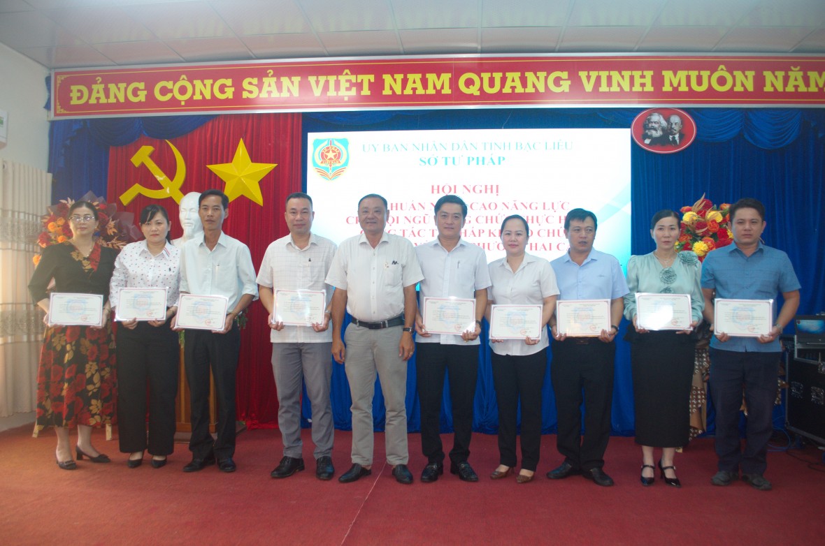 Hoàn thành khoá bồi dưỡng nâng cao năng lực cho đội ngũ công chức Tư pháp khi tổ chức chính quyền địa phương hai cấp ở Bạc Liêu