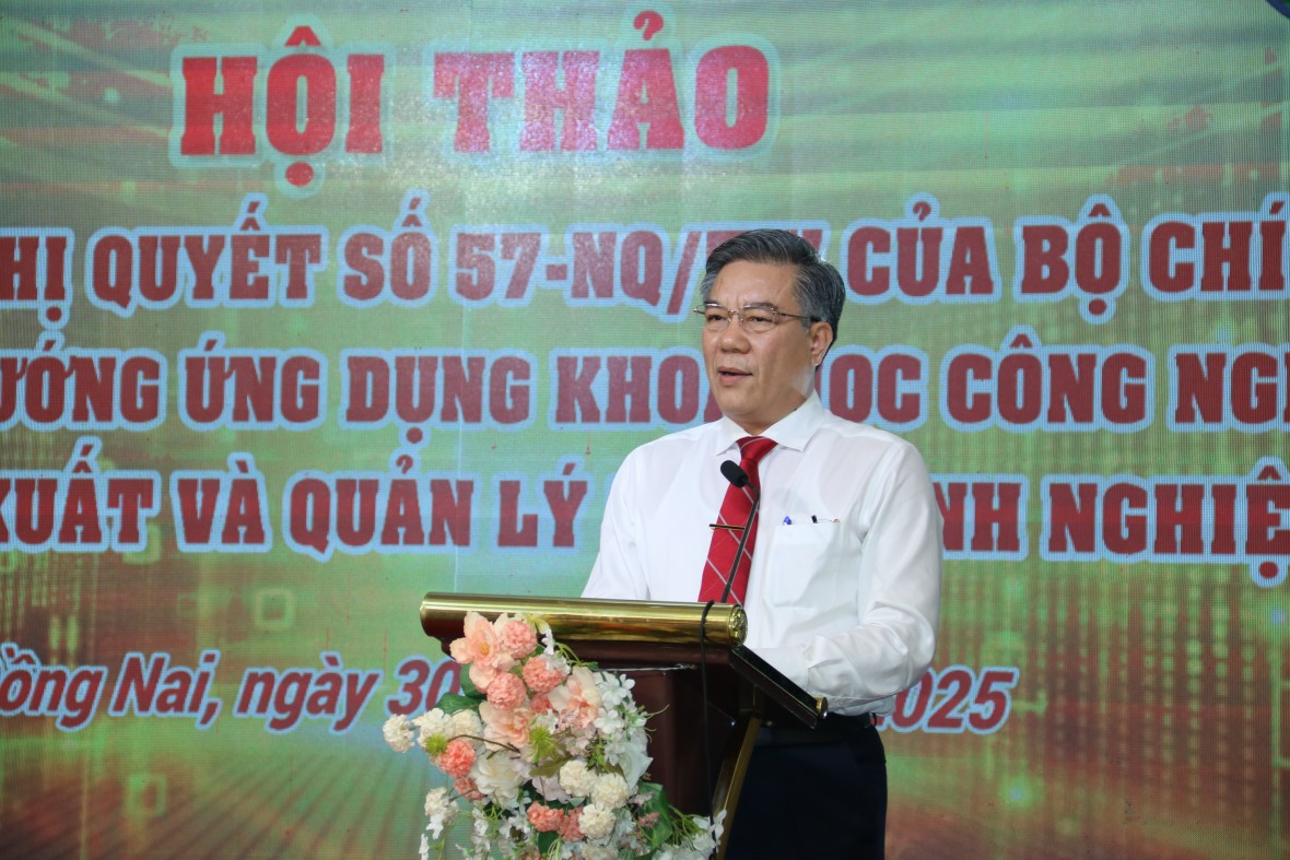 Ông Dương Minh Dũng (Phó Chủ tịch UBND tỉnh Đồng Nai) phát biểu tại hội thảo Ông Dương Minh Dũng (Phó Chủ tịch UBND tỉnh Đồng Nai) phát biểu tại hội thảo