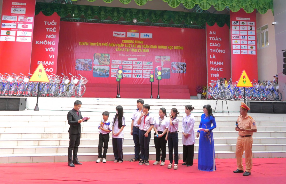 Báo Pháp Luật Việt Nam tuyên truyền pháp luật về ATGT học đường lần 3 tại Cà Mau