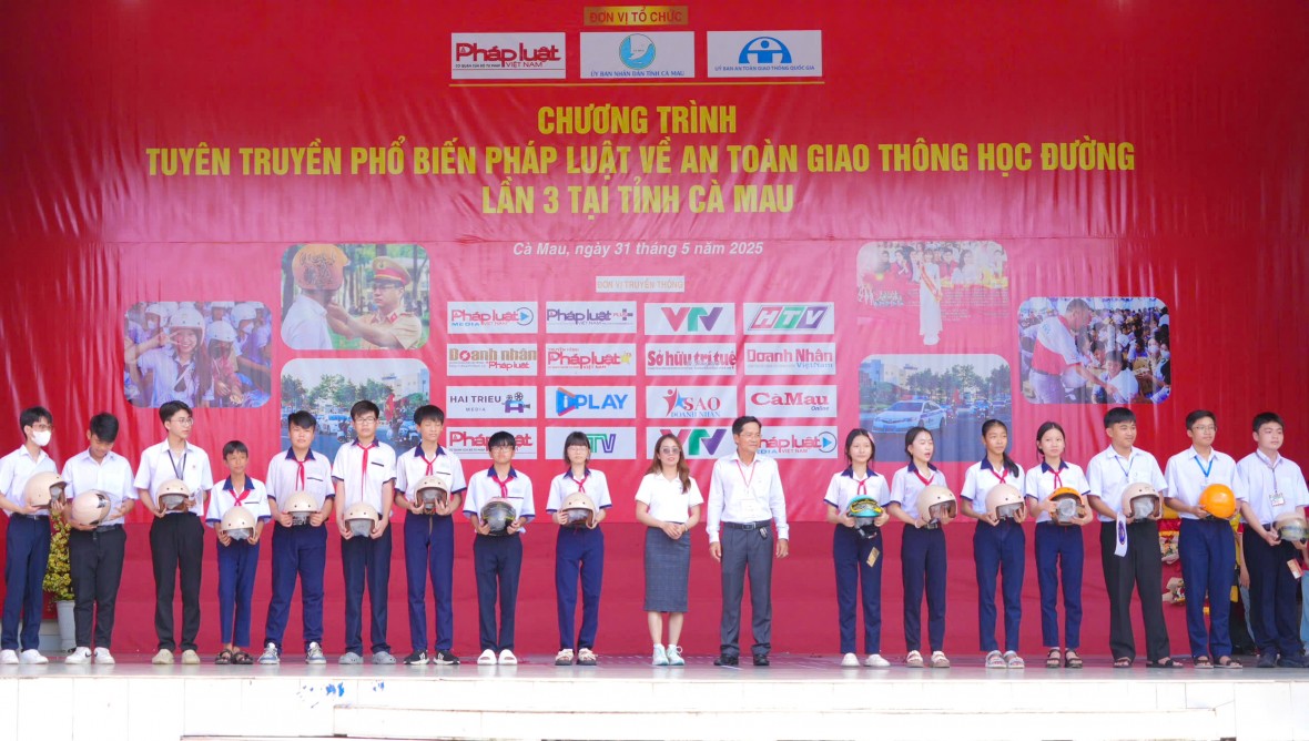 Báo Pháp Luật Việt Nam tuyên truyền pháp luật về ATGT học đường lần 3 tại Cà Mau