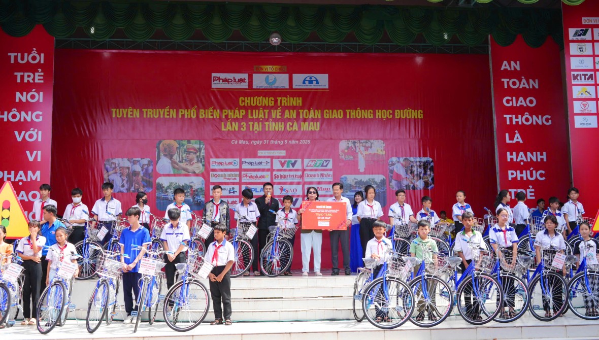 Báo Pháp Luật Việt Nam tuyên truyền pháp luật về ATGT học đường lần 3 tại Cà Mau