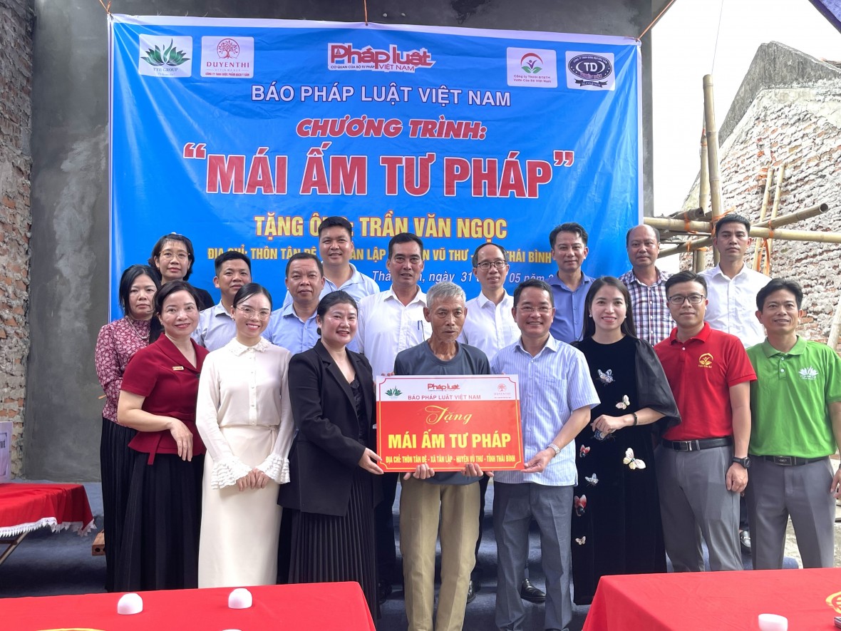 Báo Pháp luật Việt Nam bàn giao căn nhà “Mái ấm Tư pháp” ở Thái Bình