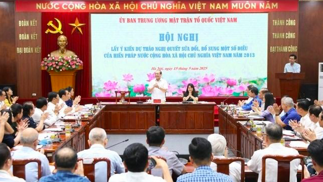 Quang cảnh một hội nghị lấy ý kiến đối với dự thảo nghị quyết. Ảnh Báo SGGP