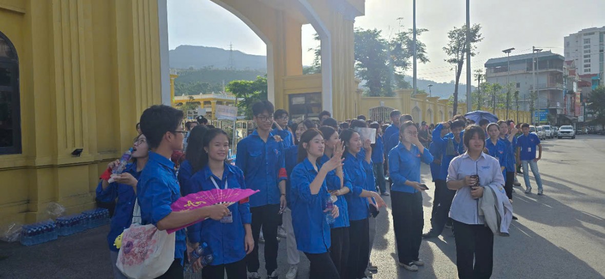 Hơn 15.700 sĩ tử Quảng Ninh chính thức bước vào Kỳ thi tuyển sinh lớp 10