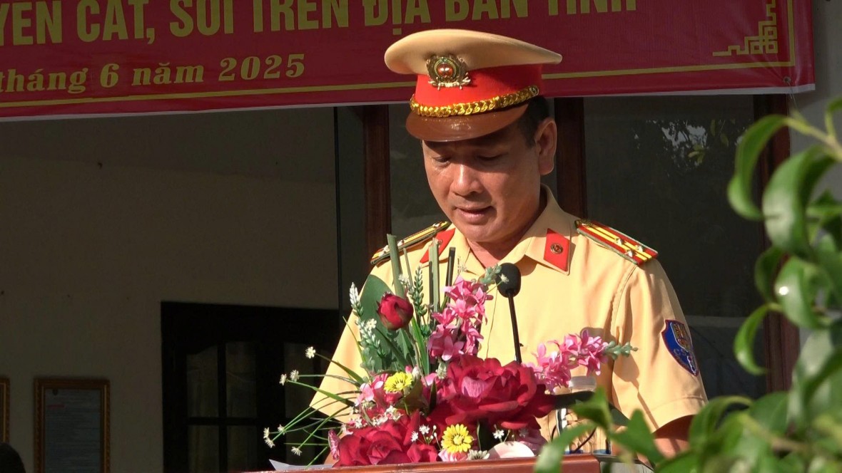 Công an tỉnh Kiên Giang ra quân cao điểm tổng kiểm soát phương tiện khai thác, vận chuyển cát, sỏi