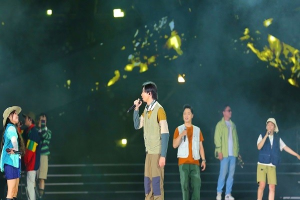 Khoảng 20 nghìn khán giả đã “bùng cháy” cùng các nghệ sĩ tại Lễ hội âm nhạc Tràng An