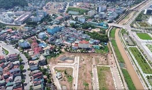 Tuyên Quang thu hơn 336 tỷ đồng sau phiên đấu giá 103 lô đất Tuyên Quang thu hơn 336 tỷ đồng sau phiên đấu giá 103 lô đất
