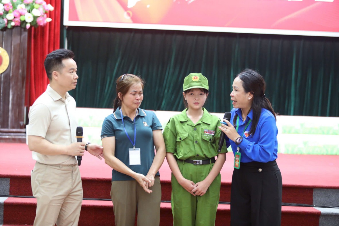 Hàng trăm “chiến sĩ nhí” hào hứng trải nghiệm kỳ nghỉ hè lý thú