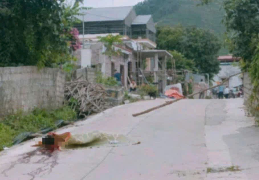 Mâu thuẫn gia đình chồng dùng dao sát hại vợ rồi tự sát bằng súng tự chế