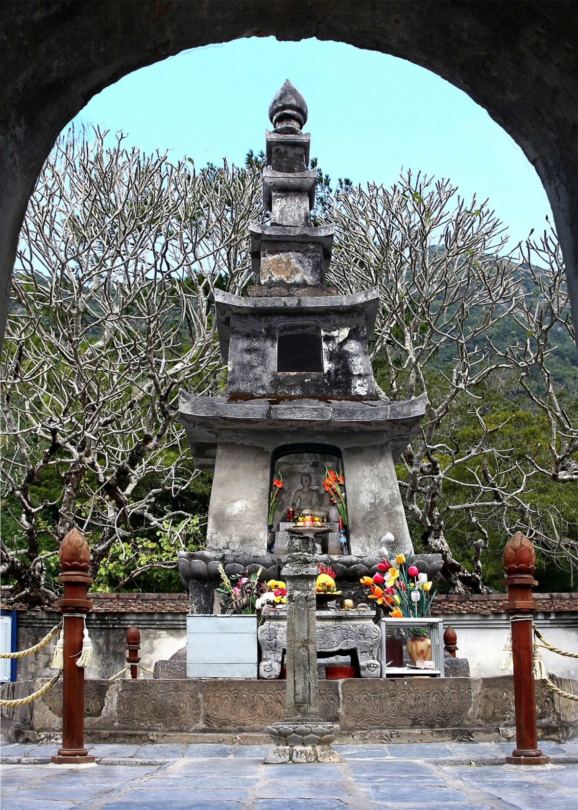 Vườn Tháp Huệ Quang - Bảo vật Quốc gia giữa non thiêng Yên Tử