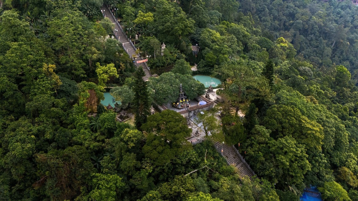 Vườn Tháp Huệ Quang - Bảo vật Quốc gia giữa non thiêng Yên Tử