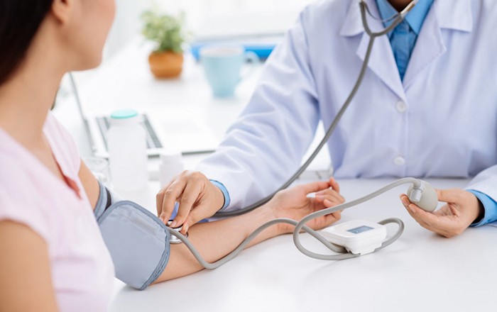 Bảo vệ sức khỏe người bệnh và nhân viên y tế khi thời tiết nắng nóng