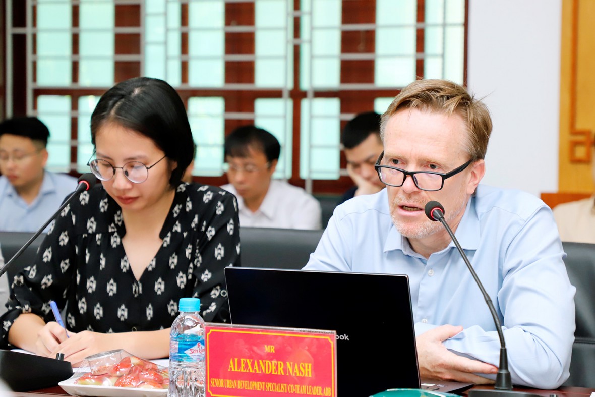 Thành viên đoàn công tác của ADB tại Việt Nam đánh giá cao về trách nhiệm của các bộ, ngành Trung ương, UBND tỉnh, sở, ngành cấp tỉnh và UBND thành phố Hà Tĩnh. Thành viên đoàn công tác của ADB tại Việt Nam đánh giá cao về trách nhiệm của các bộ, ngành Trung ương, UBND tỉnh, sở, ngành cấp tỉnh và UBND thành phố Hà Tĩnh.