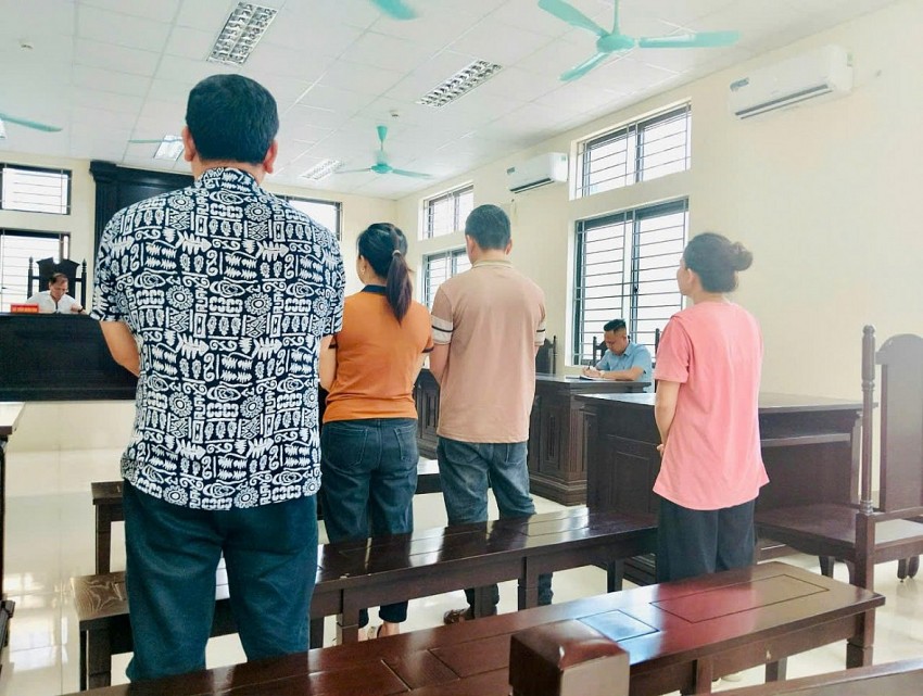 Các bị cáo trong phiên toà xét xử sơ thẩm.