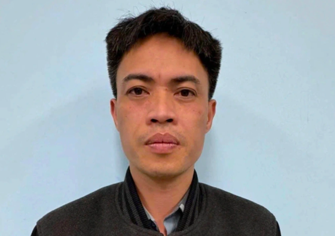 Tống Anh Tuấn tại công an (Ảnh: Công an quận Tây Hồ).