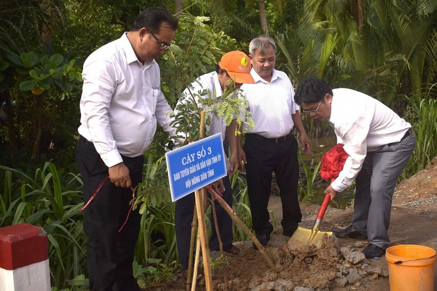 Bến Tre phát động trồng cây hưởng ứng Ngày Môi trường thế giới