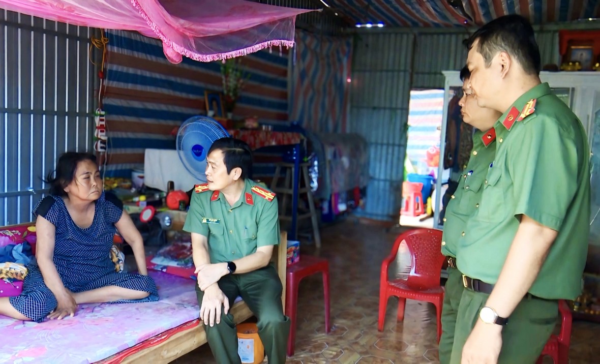 Dấu ấn Công an Bạc Liêu trong phong trào “Chung tay xóa nhà tạm, nhà dột nát”