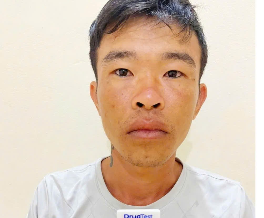 Bắt đối tượng trộm xe máy, dùng dao đâm 2 cán bộ Công an trọng thương để tẩu thoát