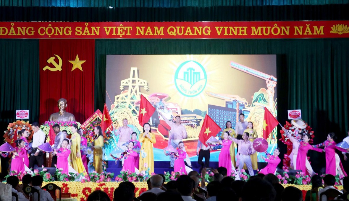 Chương trình nghệ thuật chào mừng huyện Nam Đàn đạt chuẩn NTM nâng cao. Chương trình nghệ thuật chào mừng huyện Nam Đàn đạt chuẩn NTM nâng cao.