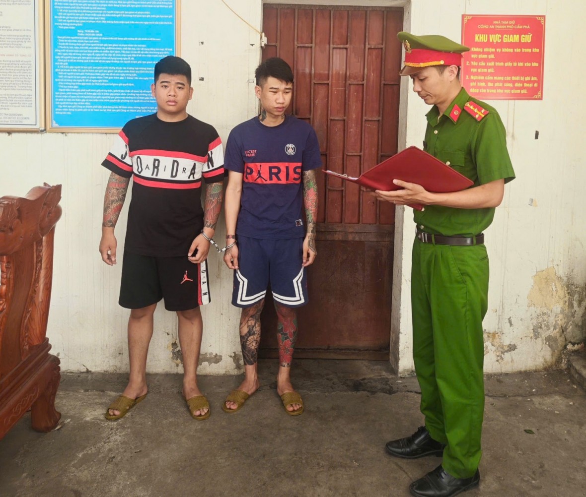 Tạm giữ khẩn cấp 2 du khách hành hung người tại Cô Tô