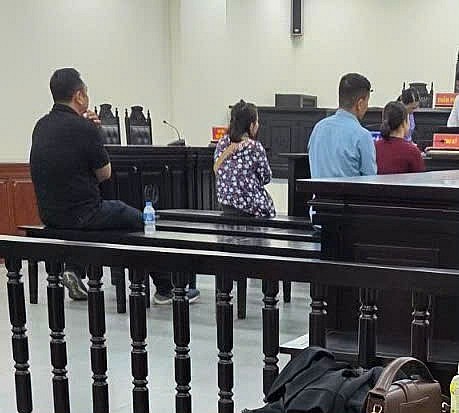 Các bị cáo trong phiên toà xét xử Phúc thẩm.