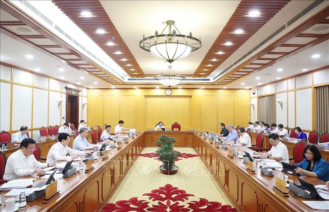 Tổng Bí thư: Bố trí, sắp xếp cán bộ đúng nguyên tắc, không để phát sinh vấn đề phức tạp nội bộ- Ảnh 3.