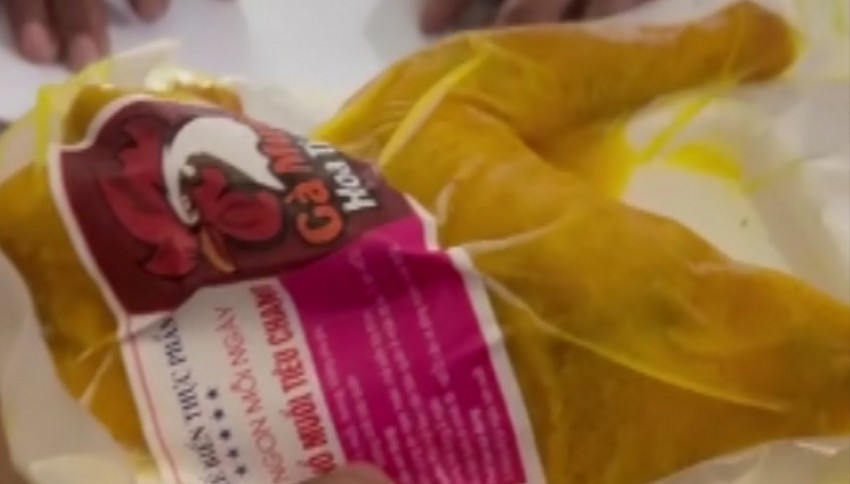 Phát hiện 1,2 tấn gà không rõ nguồn gốc