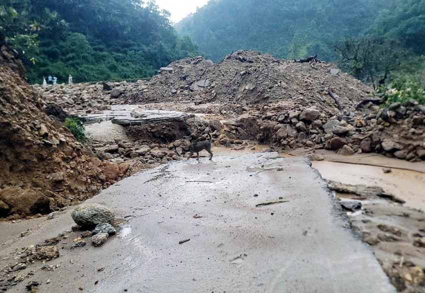 Thông đường vào huyện Hoàng Su Phì và Xín Mần sau nhiều giờ tắc nghẽn do mưa lũ