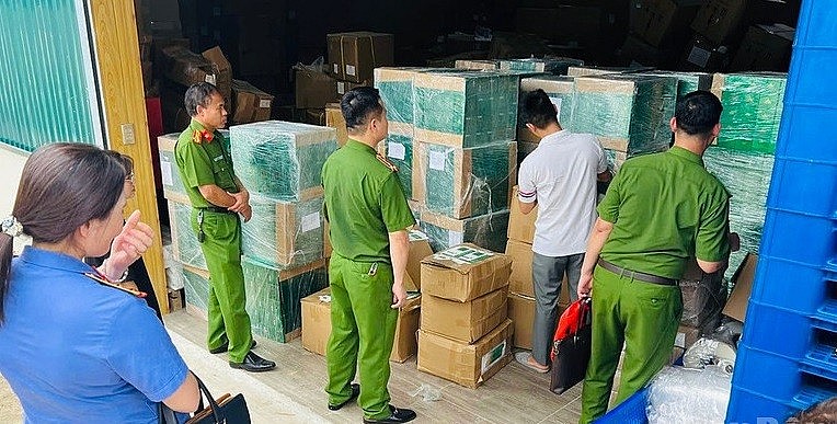 Công an Yên Bái thu giữ hơn 22 nghìn sản phẩm của một công ty sản xuất hàng cấm