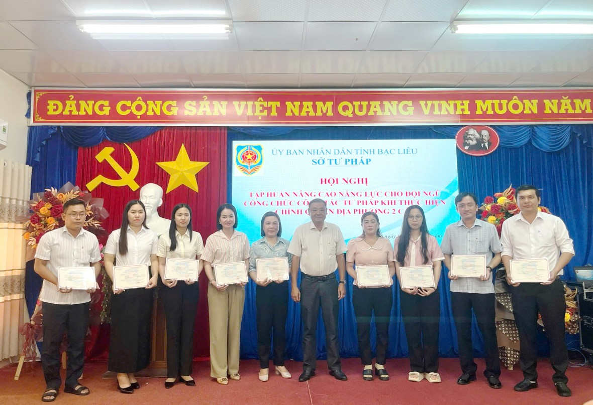 Bế mạc lớp tập huấn nâng cao năng lực cho đội ngũ công chức Tư pháp khi tổ chức chính quyền địa phương 2 cấp Bế mạc lớp tập huấn nâng cao năng lực cho đội ngũ công chức Tư pháp khi tổ chức chính quyền địa phương 2 cấp