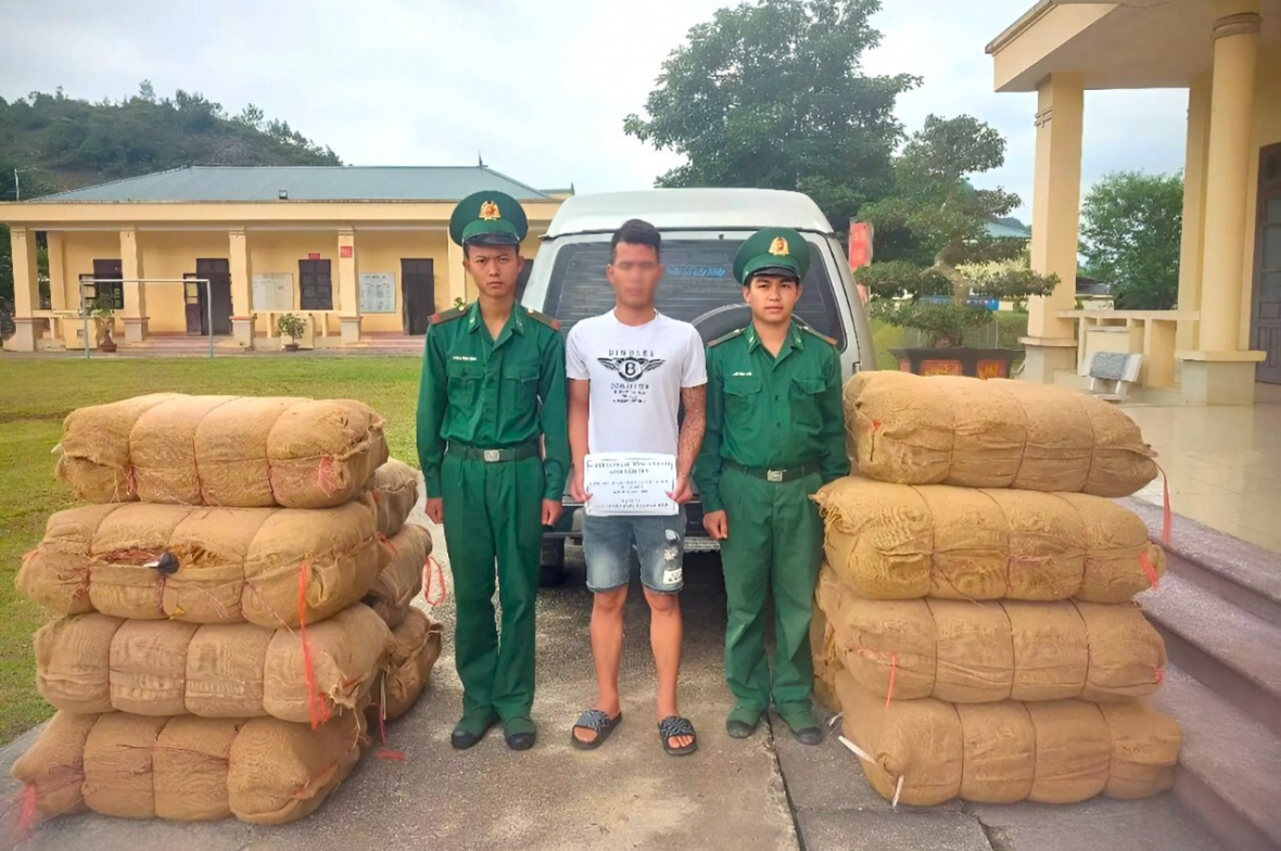 Bắt đối tượng vận chuyển 650kg nguyên liệu thuốc lá không rõ nguồn gốc Bắt đối tượng vận chuyển 650kg nguyên liệu thuốc lá không rõ nguồn gốc