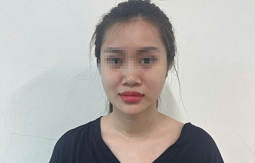 “Nữ quái” bán ma túy để người mua sử dụng bằng thuốc lá điện tử