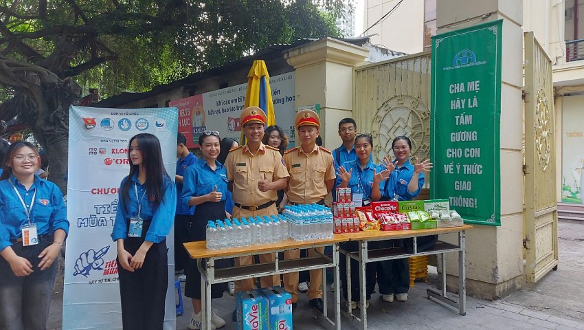 Công an Hà Nội đồng hành, tiếp sức cho thí sinh trong kỳ thi tuyển sinh lớp 10