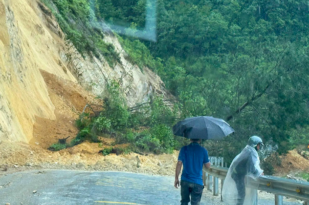 Bộ Nông nghiệp và Môi trường đề nghị các tỉnh khu vực Bắc Bộ chủ động ứng phó với mưa lớn, nguy cơ lũ, ngập lụt, lũ quét, sạt lở đất. Bộ Nông nghiệp và Môi trường đề nghị các tỉnh khu vực Bắc Bộ chủ động ứng phó với mưa lớn, nguy cơ lũ, ngập lụt, lũ quét, sạt lở đất.