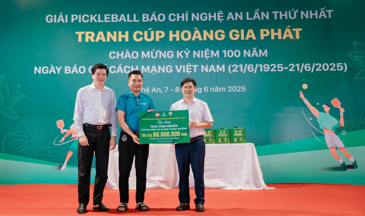 Trao tặng hỗ trợ xây dựng nhà ở cho hoàn cảnh khó khăn tại huyện Thanh Chương.