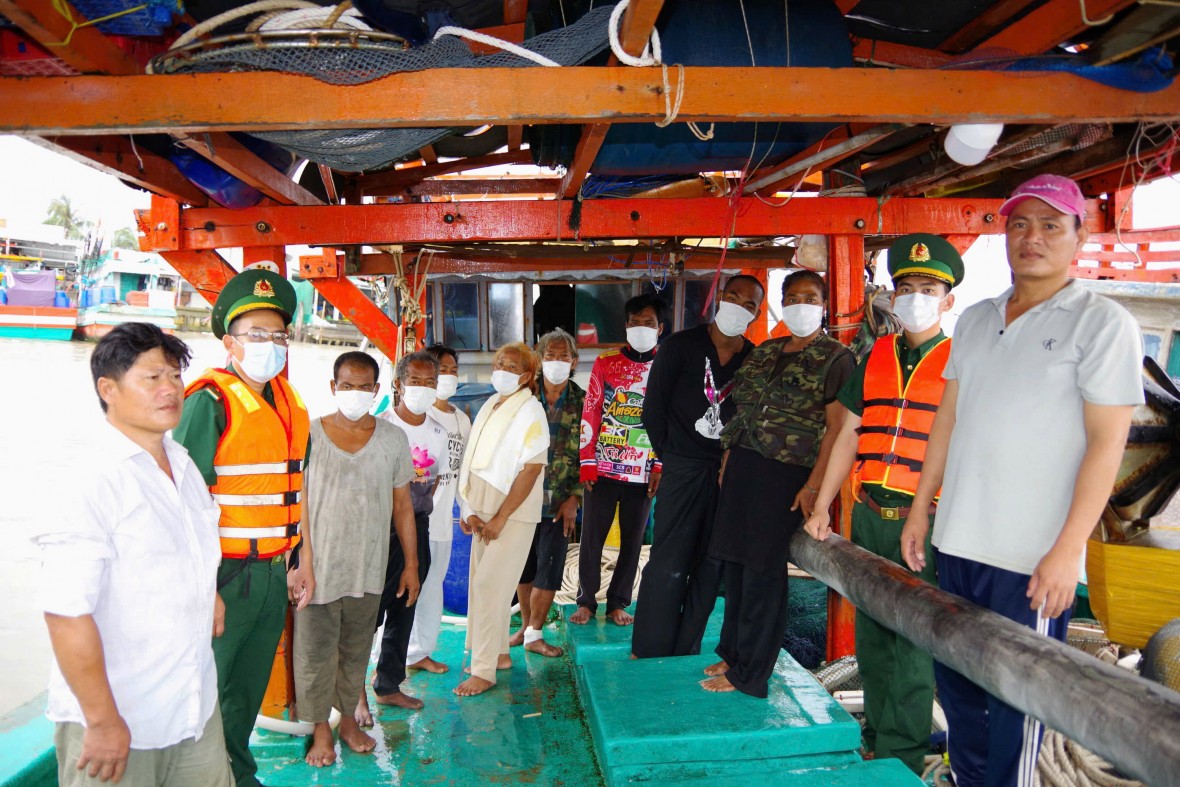Kịp thời cứu vớt các thuyền viên người nước ngoài trôi dạt trên biển Cà Mau