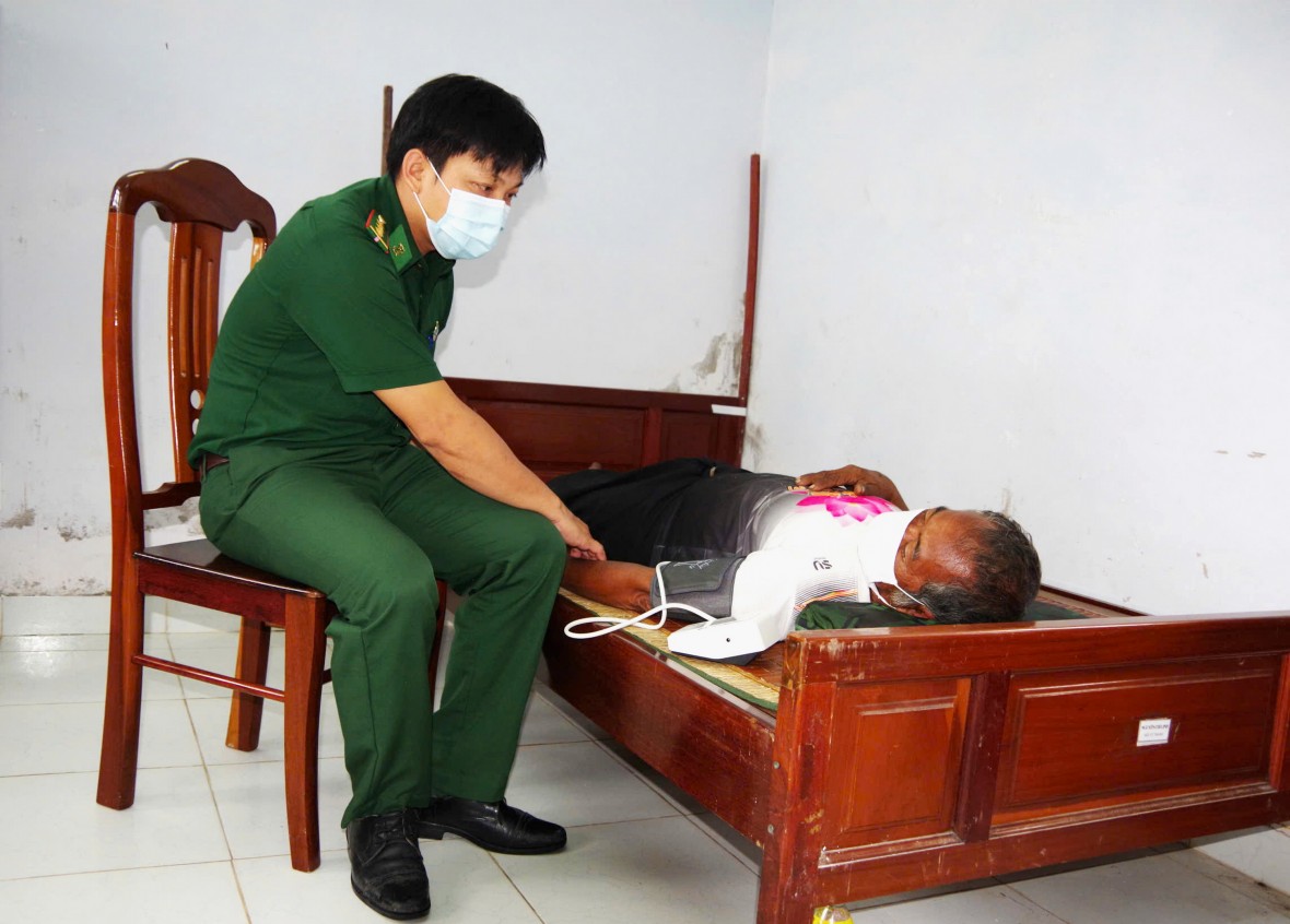 Kịp thời cứu vớt các thuyền viên người nước ngoài trôi dạt trên biển Cà Mau