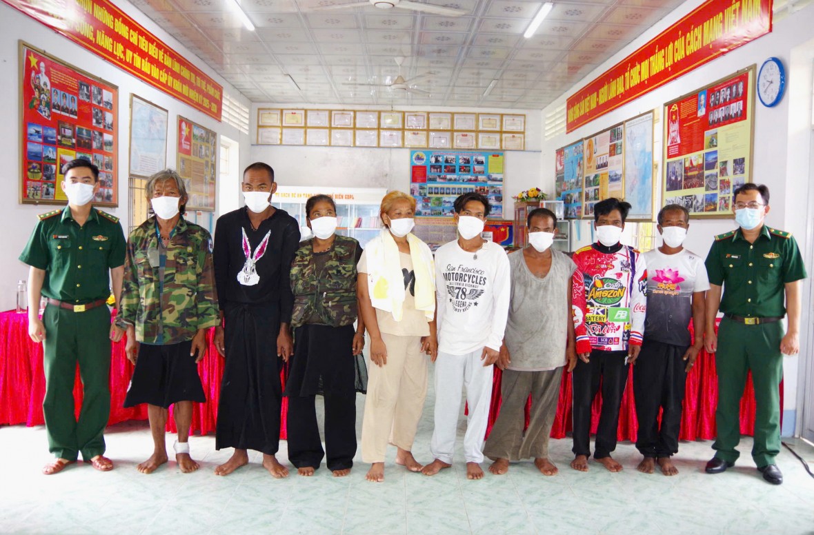 Kịp thời cứu vớt các thuyền viên người nước ngoài trôi dạt trên biển Cà Mau