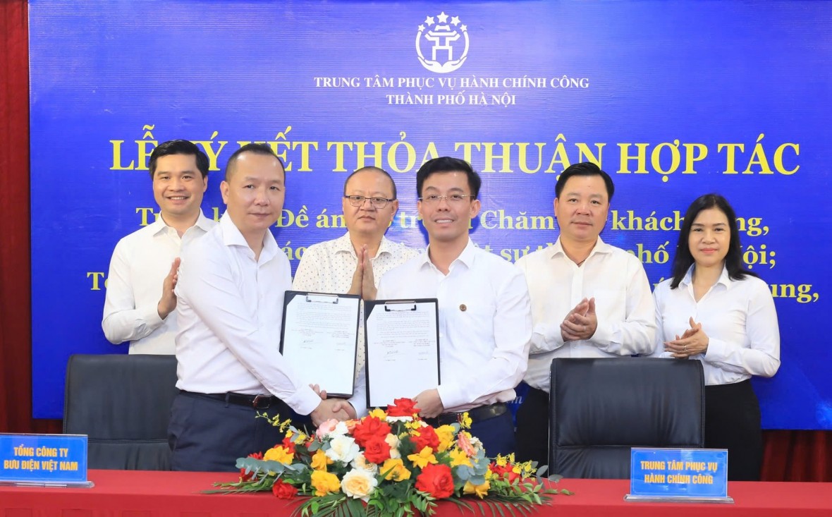 Hà Nội: Tăng cường hỗ trợ nâng cao chất lượng dịch vụ công trực tuyến Hà Nội: Tăng cường hỗ trợ nâng cao chất lượng dịch vụ công trực tuyến