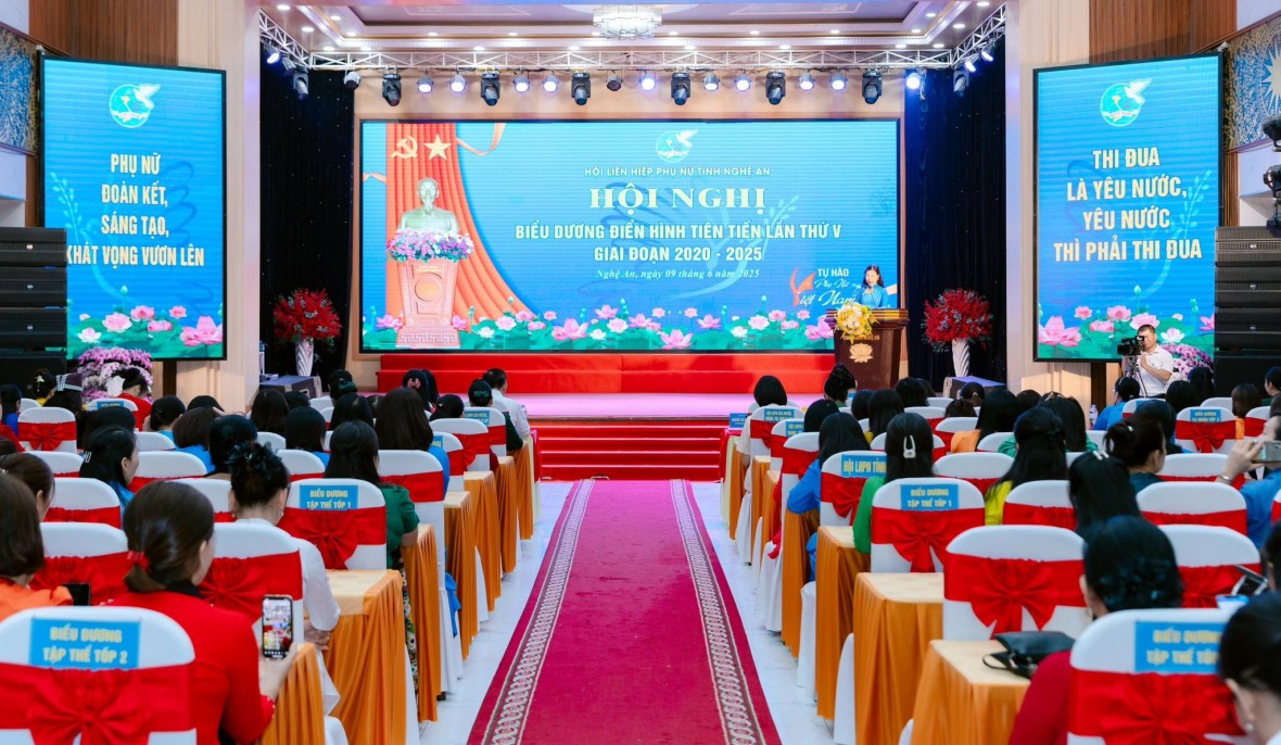 Hội nghị tôn vinh điển hình tiên tiến Hội LHPN tỉnh Nghệ An lần thứ V.