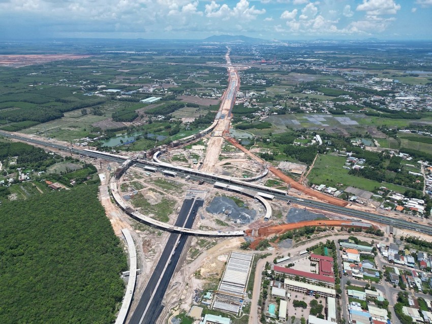 Tăng tốc thi công 04 tuyến giao thông chính kết nối đến Sân bay Long Thành