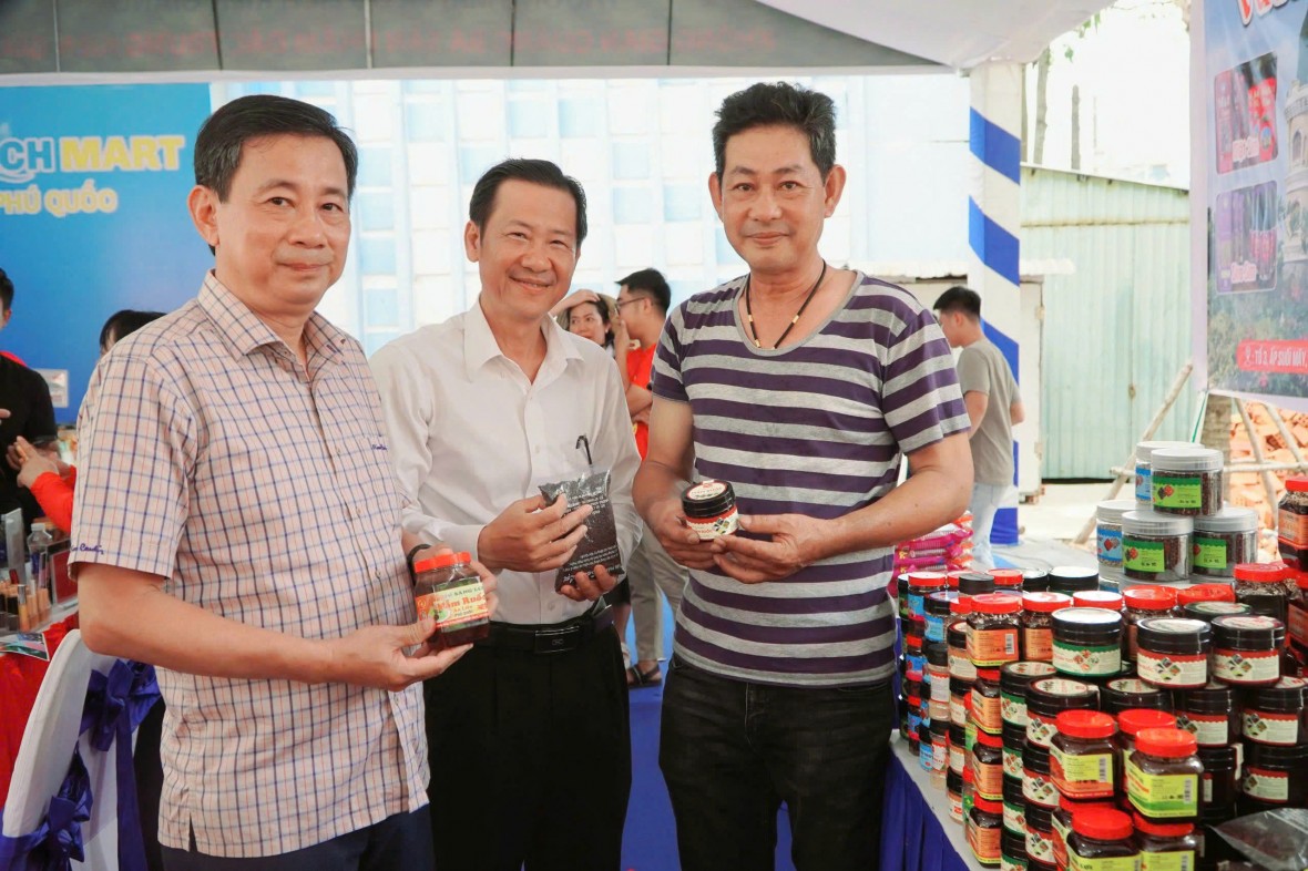 Kiên Giang quyết liệt thúc đẩy phát triển công nghiệp, hướng đến tăng trưởng kinh tế hai con số trong năm 2025 Kiên Giang quyết liệt thúc đẩy phát triển công nghiệp, hướng đến tăng trưởng kinh tế hai con số trong năm 2025