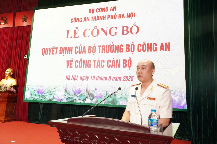 Phó Giám đốc, Đại tá Nguyễn Đức Long phát biểu nhận nhiệm vụ. Phó Giám đốc, Đại tá Nguyễn Đức Long phát biểu nhận nhiệm vụ.