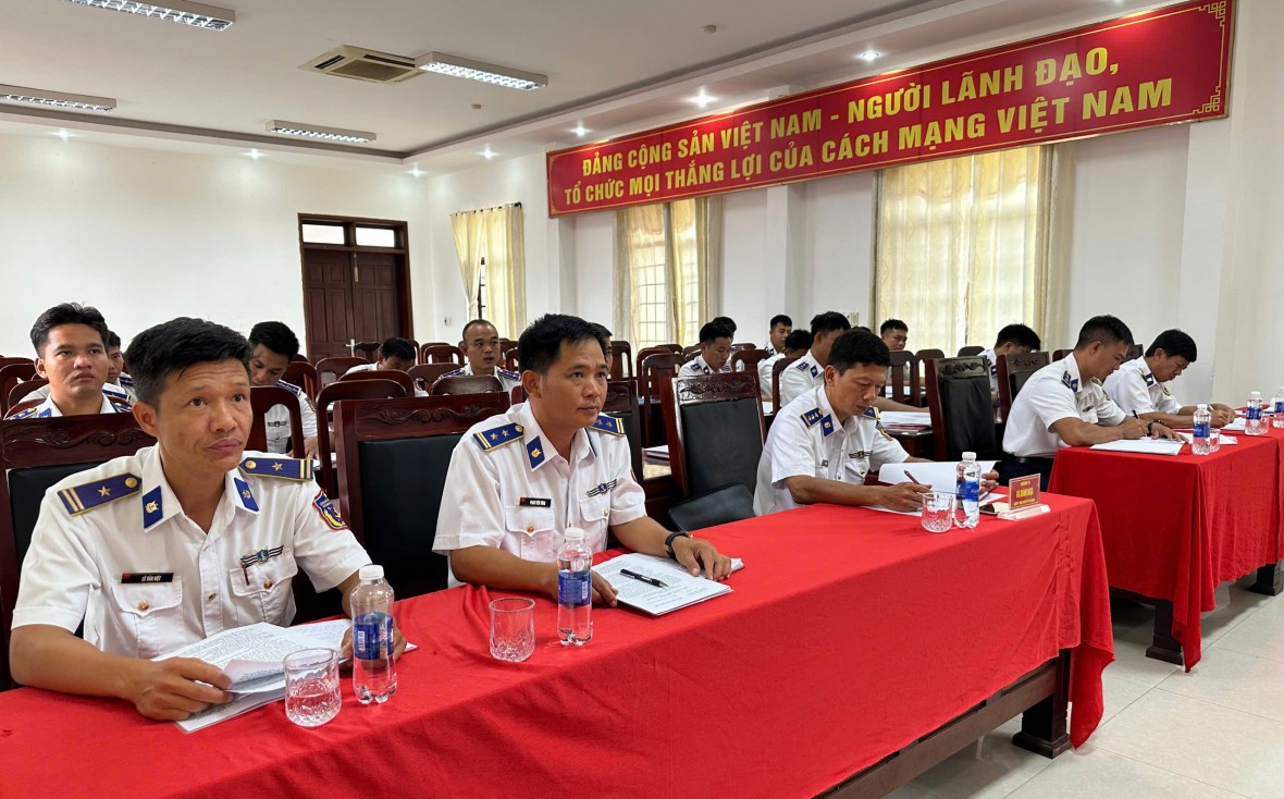 Hải đội 422/ Hải đoàn 42 sơ kết công tác Cảnh sát biển 6 tháng đầu năm 2025
